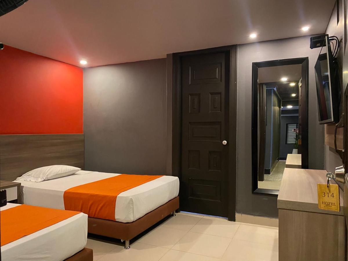 Hotel Latino Medellin Exterior photo
